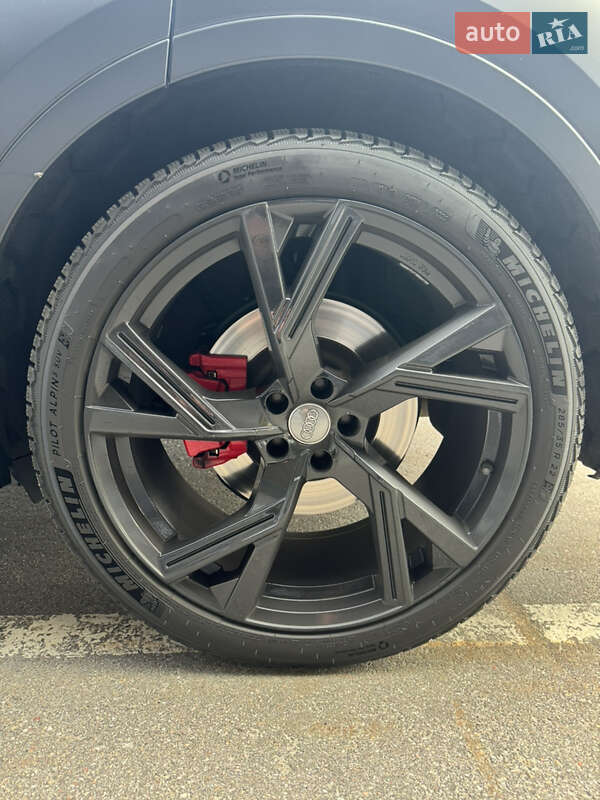 Внедорожник / Кроссовер Audi SQ7 2018 в Киеве