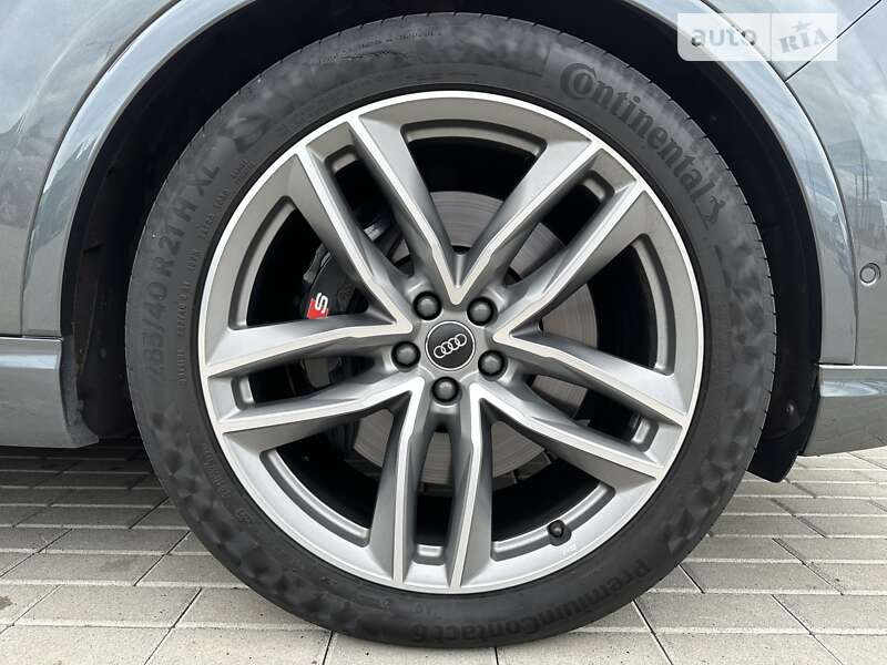 Позашляховик / Кросовер Audi SQ7 2017 в Мукачевому
