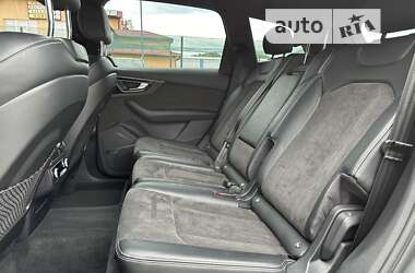 Внедорожник / Кроссовер Audi SQ7 2017 в 
