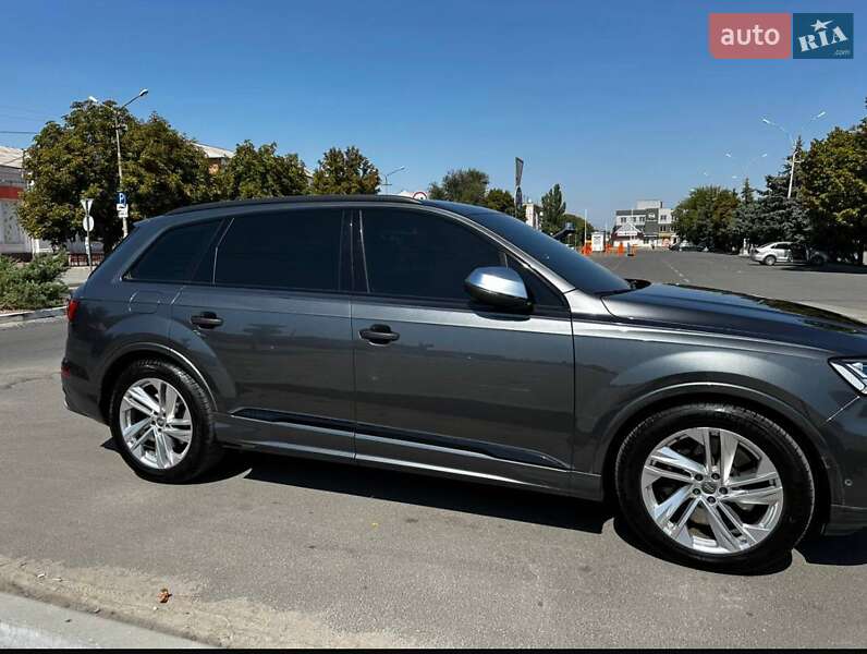 Внедорожник / Кроссовер Audi SQ7 2020 в Днепре
