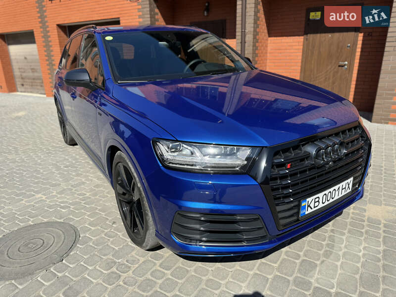 Внедорожник / Кроссовер Audi SQ7 2017 в Виннице