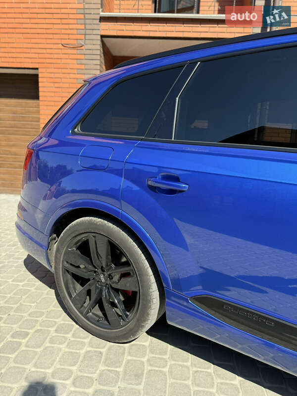 Внедорожник / Кроссовер Audi SQ7 2017 в Виннице