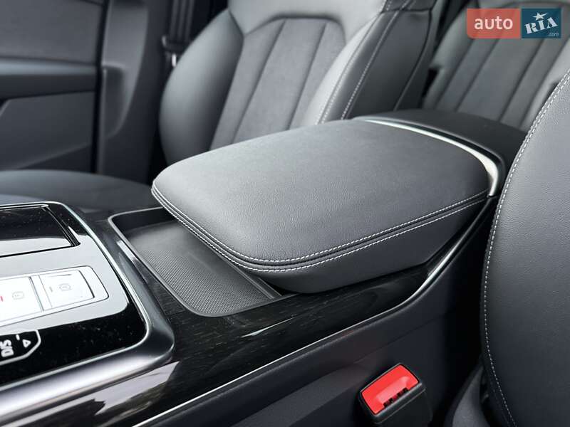 Позашляховик / Кросовер Audi SQ7 2024 в Одесі
