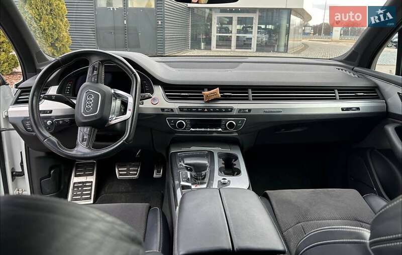 Внедорожник / Кроссовер Audi SQ7 2017 в Киеве