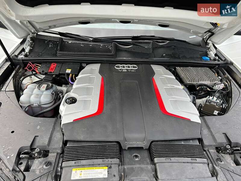 Внедорожник / Кроссовер Audi SQ7 2017 в Киеве