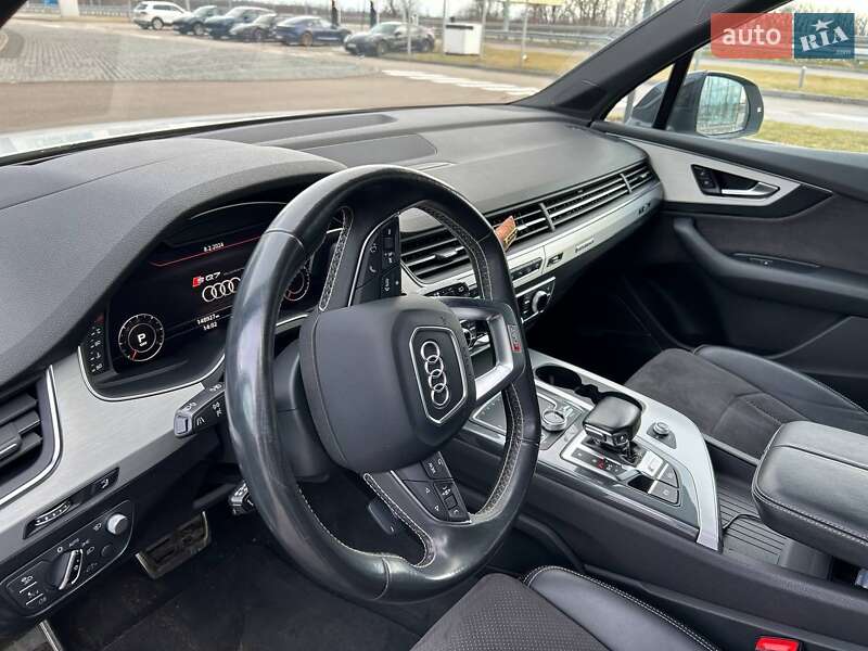 Внедорожник / Кроссовер Audi SQ7 2017 в Киеве