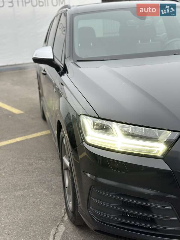 Внедорожник / Кроссовер Audi SQ7 2017 в Полтаве фото 9 Внедорожник / Кроссовер Audi SQ7 2017 в Полтаве