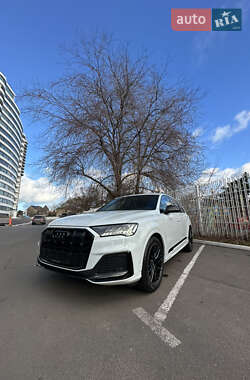 Внедорожник / Кроссовер Audi SQ7 2021 в 