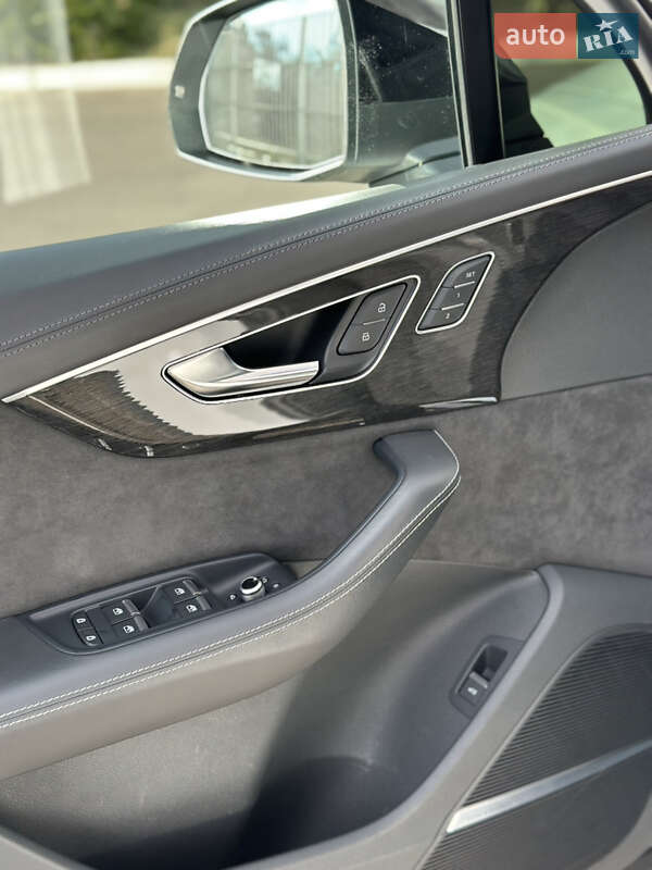 Внедорожник / Кроссовер Audi SQ7 2021 в Одессе