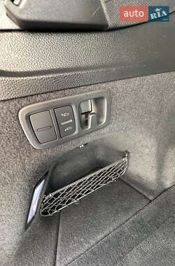 Внедорожник / Кроссовер Audi SQ7 2021 в 