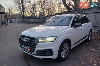 Позашляховик / Кросовер Audi SQ7 2017 в Києві