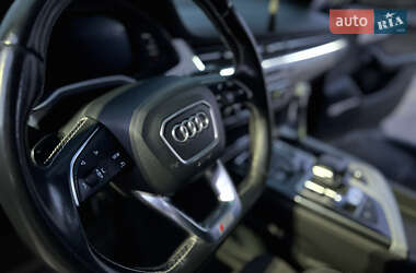 Внедорожник / Кроссовер Audi SQ7 2017 в 