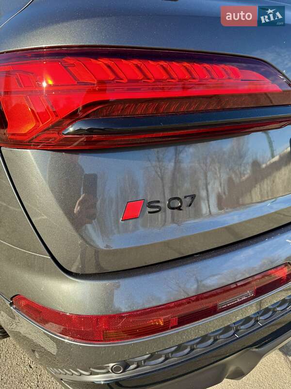 Внедорожник / Кроссовер Audi SQ7 2024 в Днепре