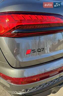 Внедорожник / Кроссовер Audi SQ7 2024 в 