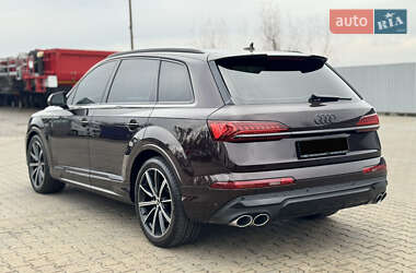Внедорожник / Кроссовер Audi SQ7 2021 в 