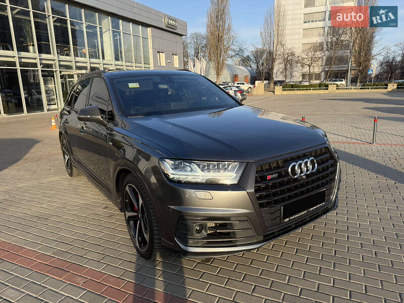 Внедорожник / Кроссовер Audi SQ7 2018 в Киеве