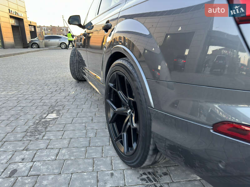 Позашляховик / Кросовер Audi SQ7 2020 в Івано-Франківську