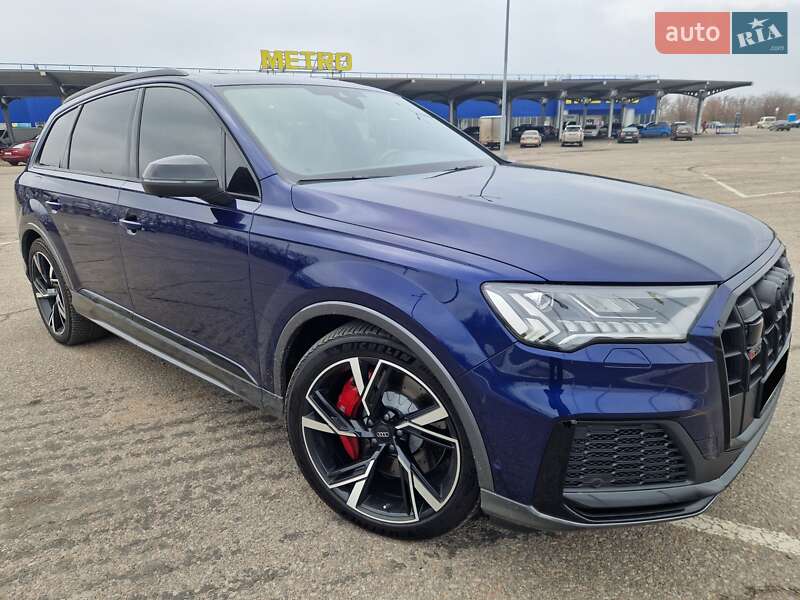 Внедорожник / Кроссовер Audi SQ7 2021 в 