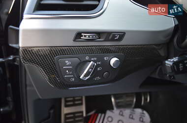 Внедорожник / Кроссовер Audi SQ7 2018 в 
