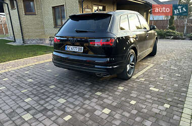 Внедорожник / Кроссовер Audi SQ7 2016 в 