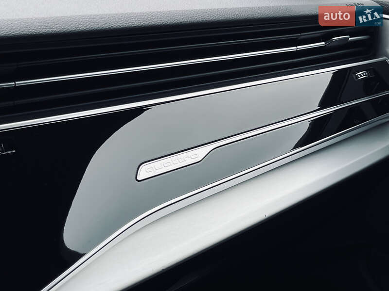 Позашляховик / Кросовер Audi SQ7 2020 в Луцьку