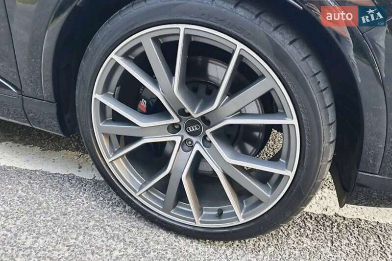 Внедорожник / Кроссовер Audi SQ7 2016 в Карловке