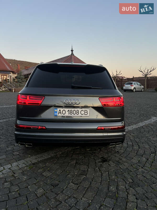 Внедорожник / Кроссовер Audi SQ7 2019 в Берегово