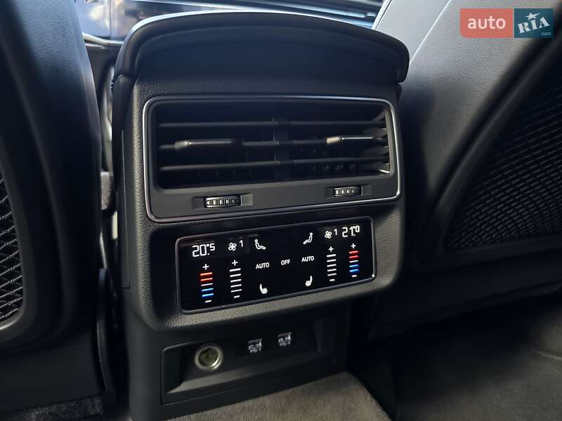 Позашляховик / Кросовер Audi SQ7 2020 в Калуші