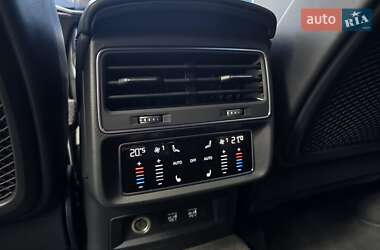Внедорожник / Кроссовер Audi SQ7 2020 в 