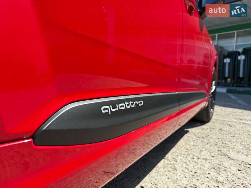 Позашляховик / Кросовер Audi SQ7 2017 в Первомайську