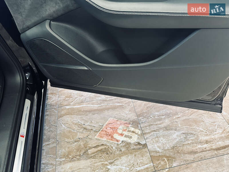 Внедорожник / Кроссовер Audi SQ7 2022 в Киеве