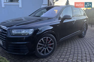 Внедорожник / Кроссовер Audi SQ7 2018 в Ровно
