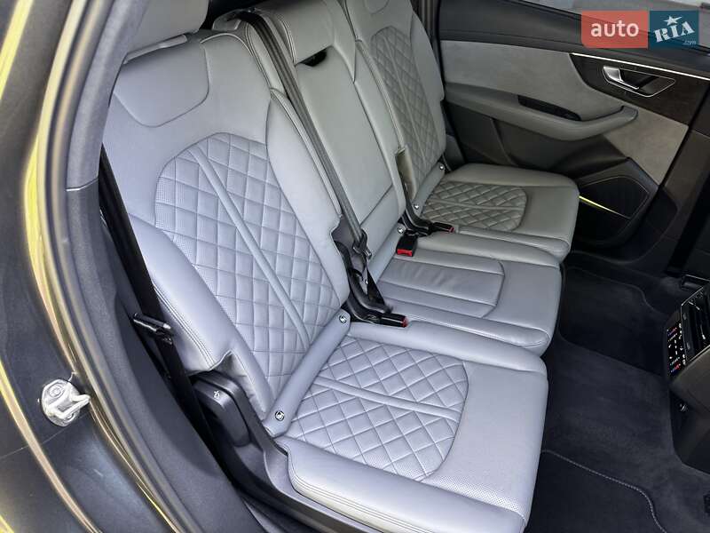 Позашляховик / Кросовер Audi SQ7 2023 в Києві