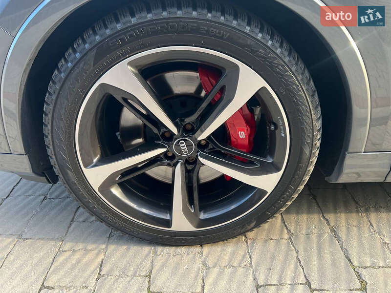 Внедорожник / Кроссовер Audi SQ7 2019 в Луцке