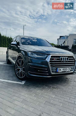 Внедорожник / Кроссовер Audi SQ7 2017 в 