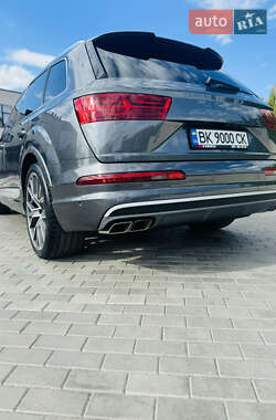 Внедорожник / Кроссовер Audi SQ7 2017 в 