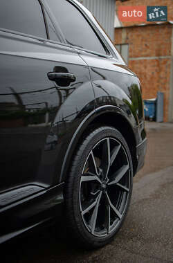 Внедорожник / Кроссовер Audi SQ7 2023 в 