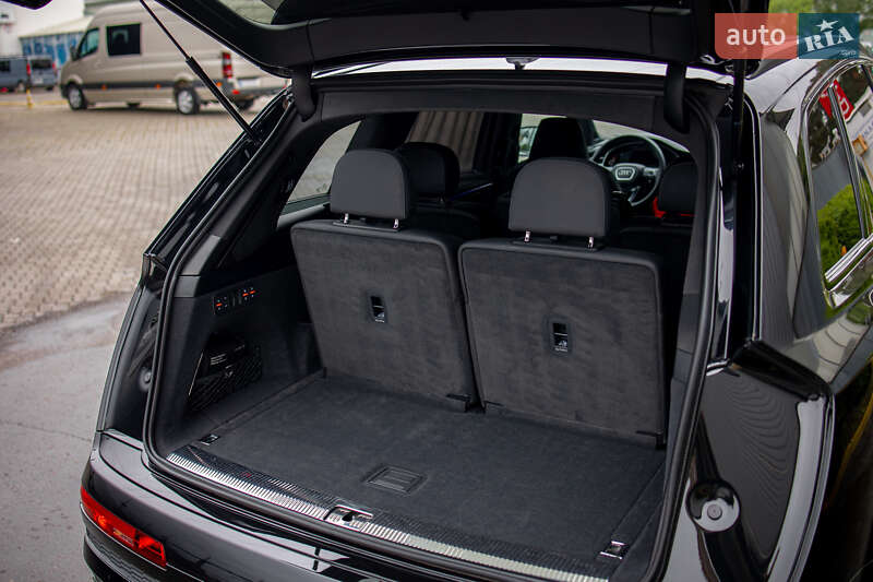 Внедорожник / Кроссовер Audi SQ7 2023 в Черновцах