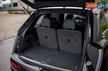 Внедорожник / Кроссовер Audi SQ7 2023 в 
