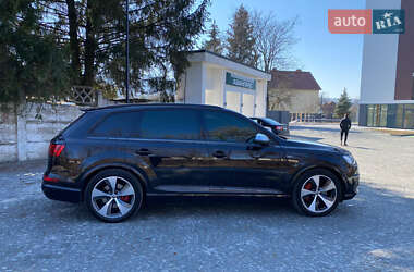Внедорожник / Кроссовер Audi SQ7 2018 в 
