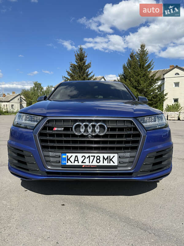 Внедорожник / Кроссовер Audi SQ7 2017 в Ровно