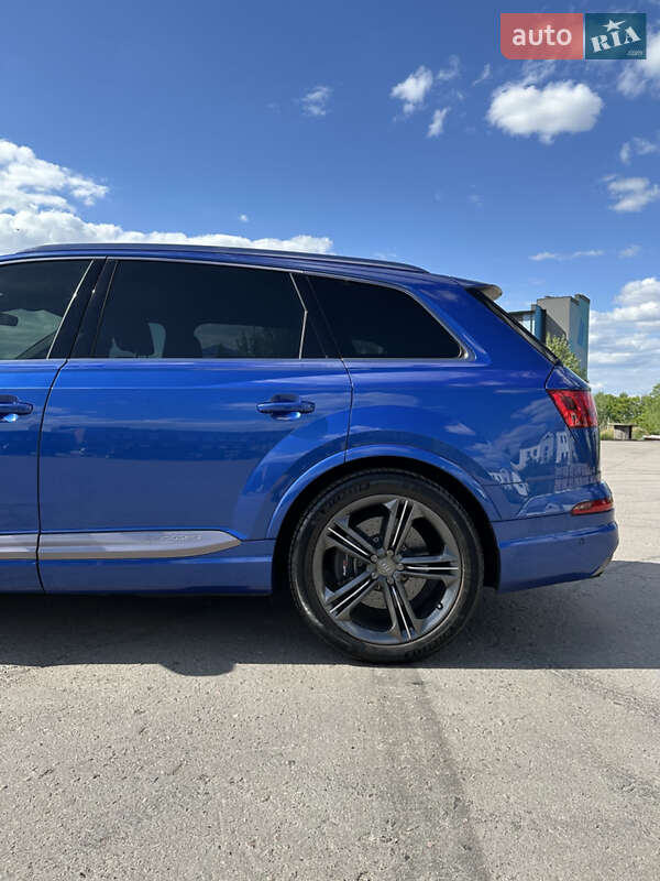 Внедорожник / Кроссовер Audi SQ7 2017 в Ровно