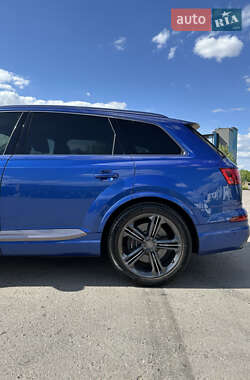 Внедорожник / Кроссовер Audi SQ7 2017 в 