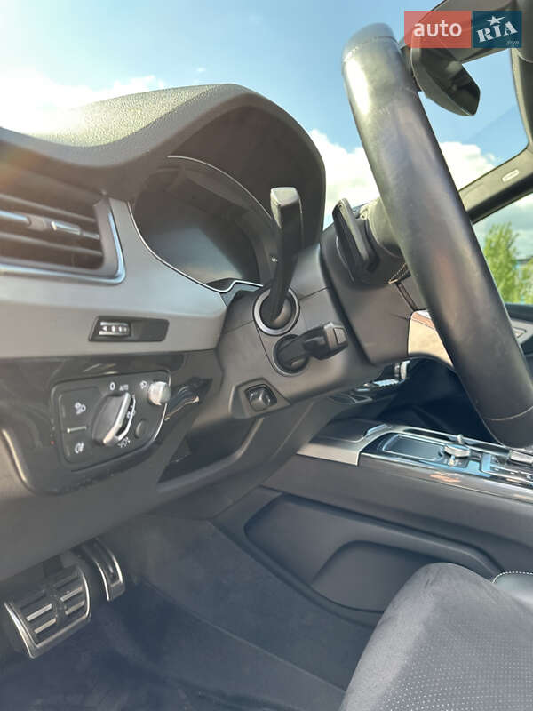Внедорожник / Кроссовер Audi SQ7 2017 в Ровно