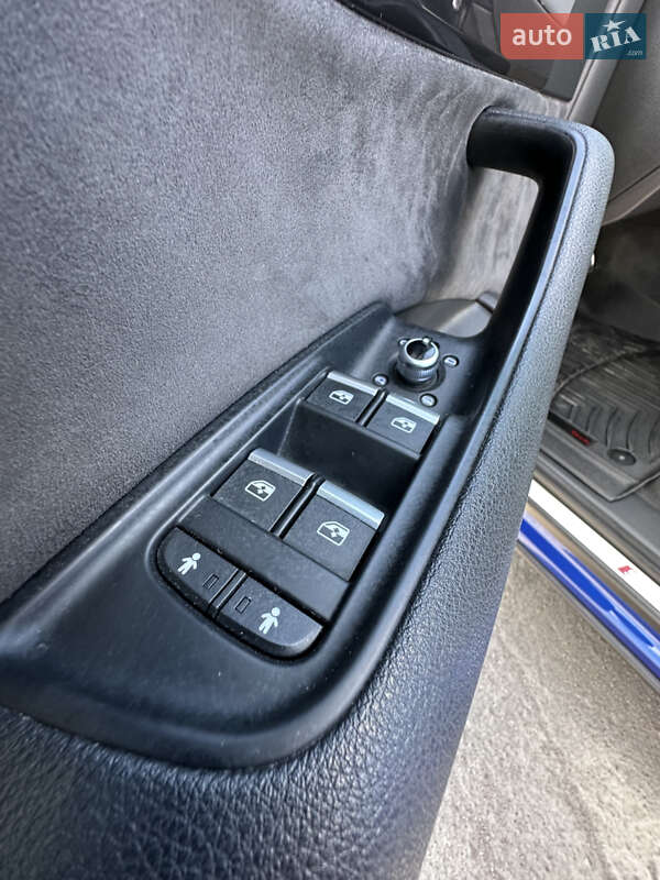 Внедорожник / Кроссовер Audi SQ7 2017 в Ровно