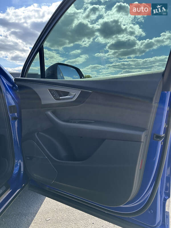 Внедорожник / Кроссовер Audi SQ7 2017 в Ровно