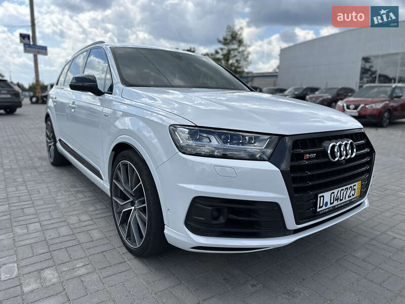 Внедорожник / Кроссовер Audi SQ7 2017 в Ужгороде