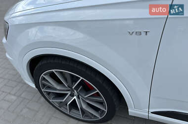 Внедорожник / Кроссовер Audi SQ7 2017 в 