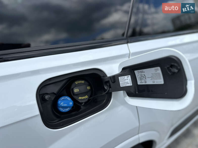 Внедорожник / Кроссовер Audi SQ7 2017 в Ужгороде