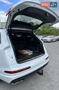 Внедорожник / Кроссовер Audi SQ7 2017 в 